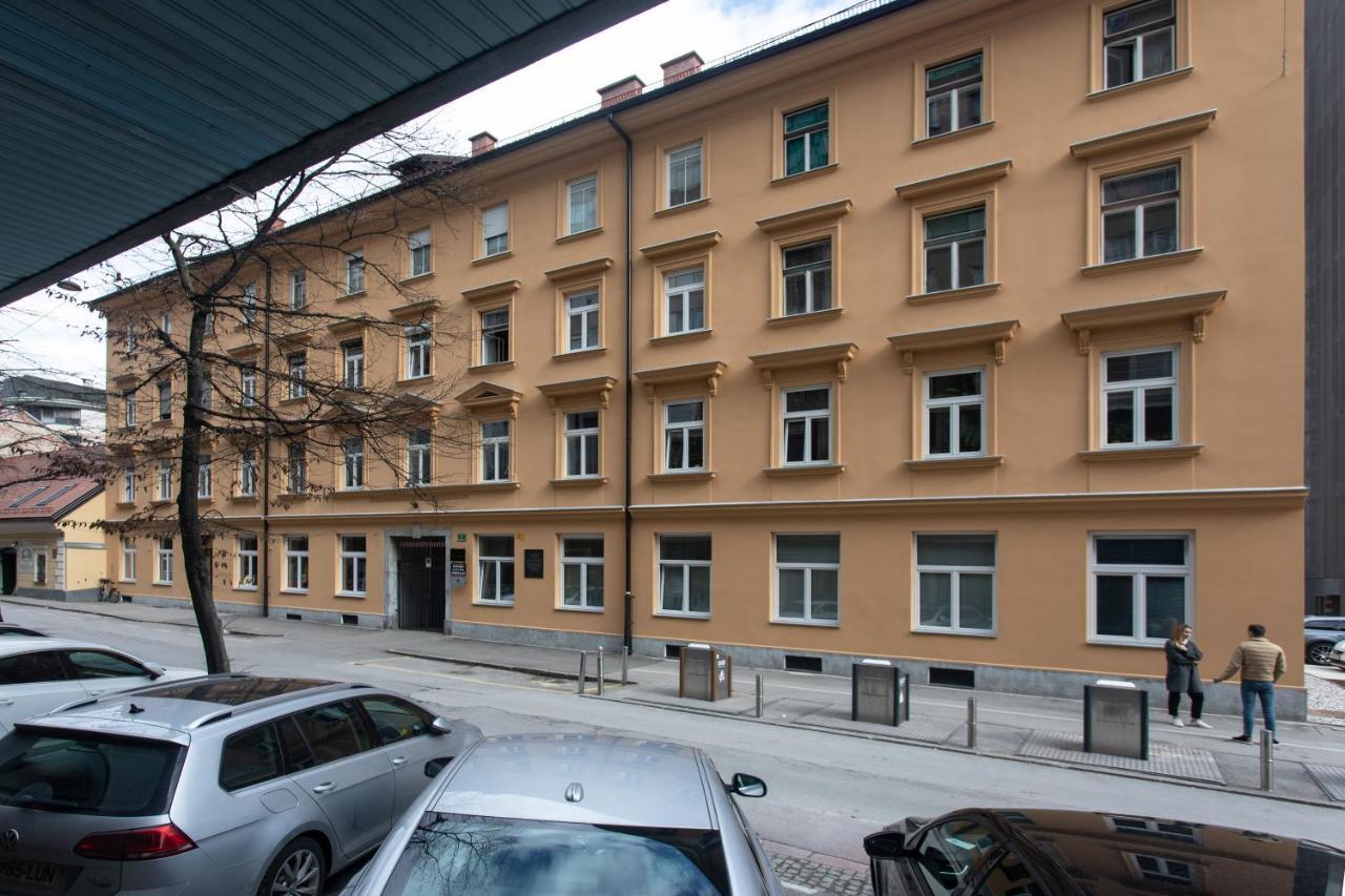 Stay In Pub Kamera Klub Apatment-City Center Ljubljana Exterior photo