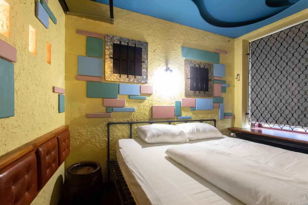 Stay In Pub Kamera Klub Apatment-City Center Ljubljana Exterior photo